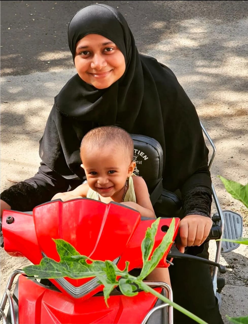 Mother and Baby enjoying safe scooter ride with Martin Kids Seat