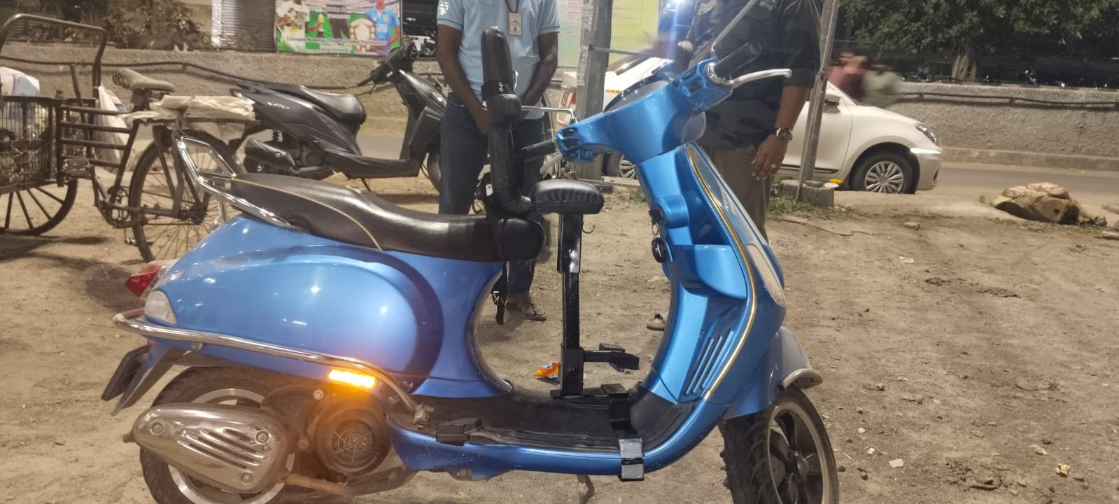 Custom Fitment on Blue Vespa